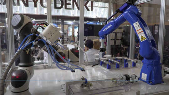 아이엠티에프에이가 부경대와 협력해 개발한 '협동로봇 기반의 스마트공장형 초음파 검사 자동화시스템'. 아이엠티에프에이 제공.